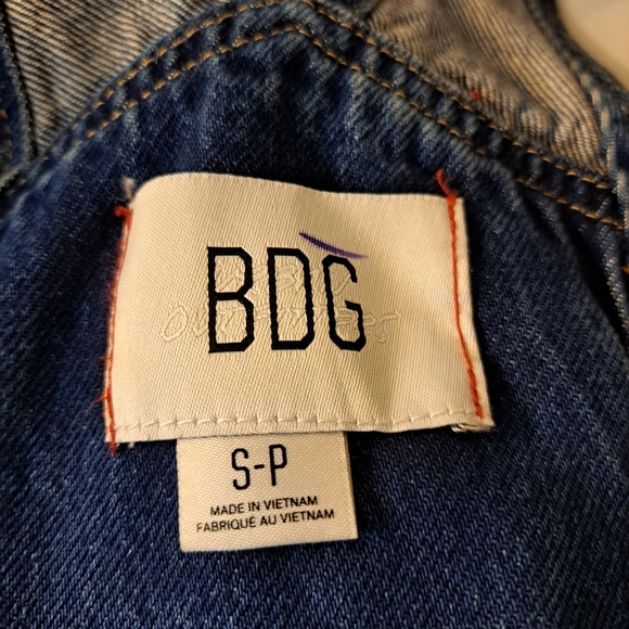 BDG URBAN OUTFITTERS BIB DETAILING DENIM OVERALLS NWT - Picture 13 of 16